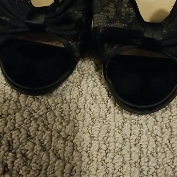 🔶️VALENTINO 🔶️ LACE BOW KITTEN HEELS - Picture 5 of 6